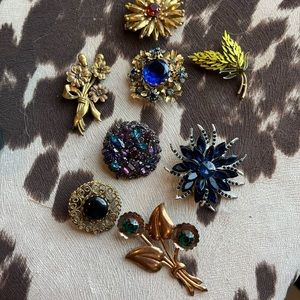Group of vintage 8 broaches